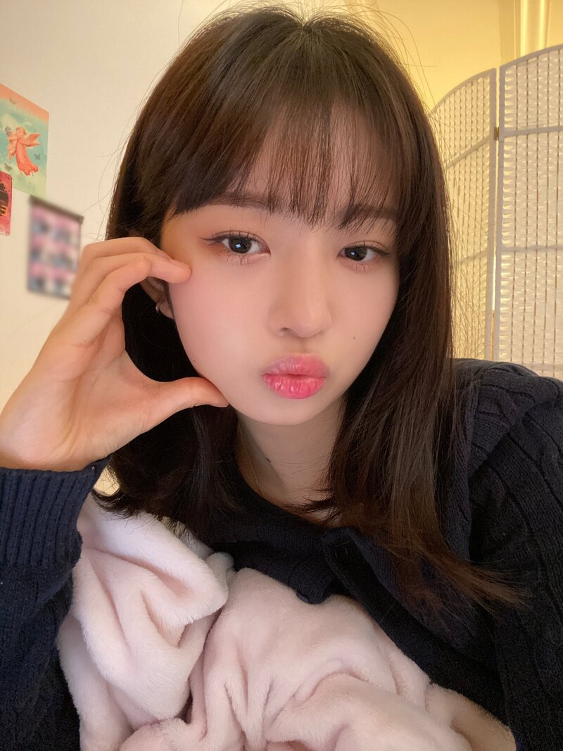 220223 IVE Twitter Update - Rei documents 2