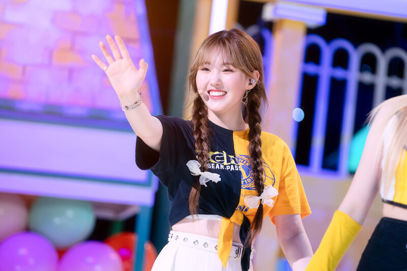 220703 Kep1er Chaehyun 'Up!' at Inkigayo documents 1