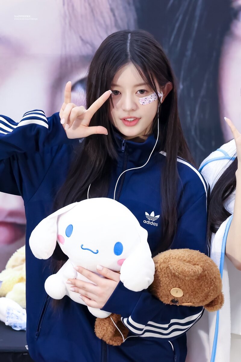 240406 ILLIT's Minju at Fansigning Event documents 1