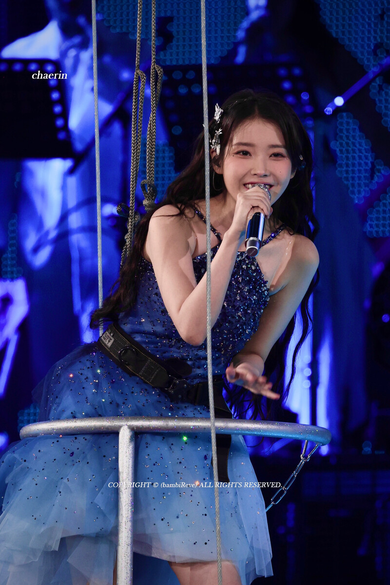 240921 IU - HEREH World Tour Concert Encore: The Winning in Seoul Day 1 documents 4