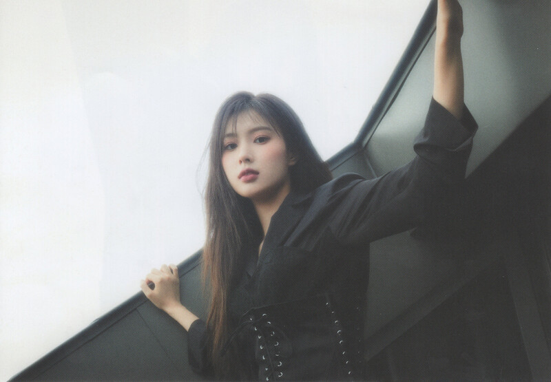 Hyewon 1st Photobook Beauty Cut [Scans] documents 1