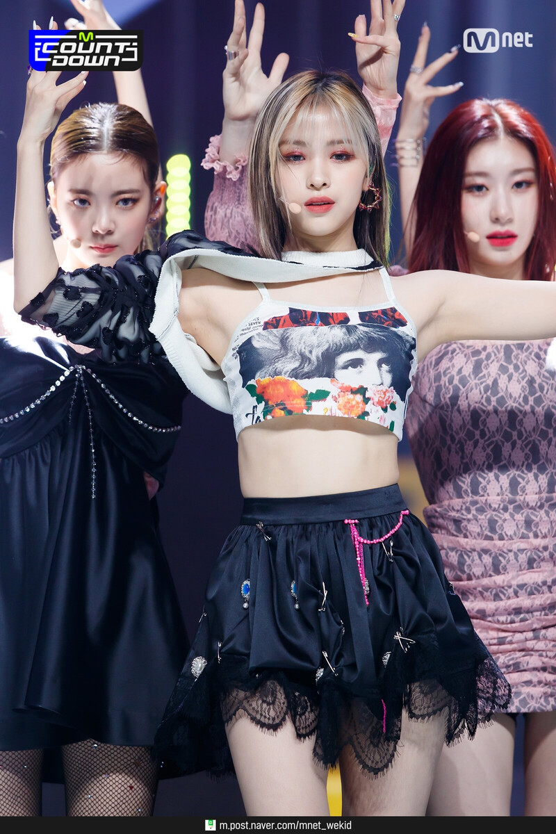 210930 ITZY - 'LOCO' at M Countdown documents 8