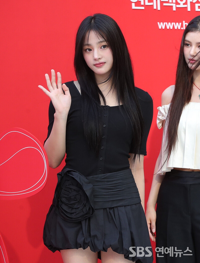 240801 New Jeans Minji - Hyundai Department Store Duty Free Event documents 28