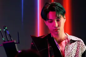 EXO ‘Obsession’ MV Behind Photo // Kai