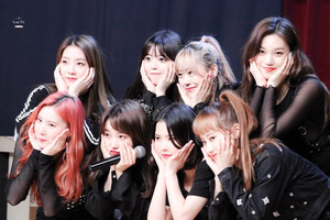 180428 Weki Meki at Daejeon Fansign