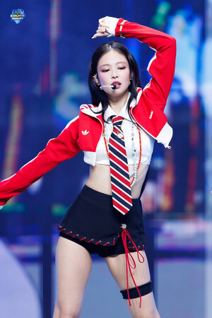 241017 JENNIE - Mantra at M Countdown