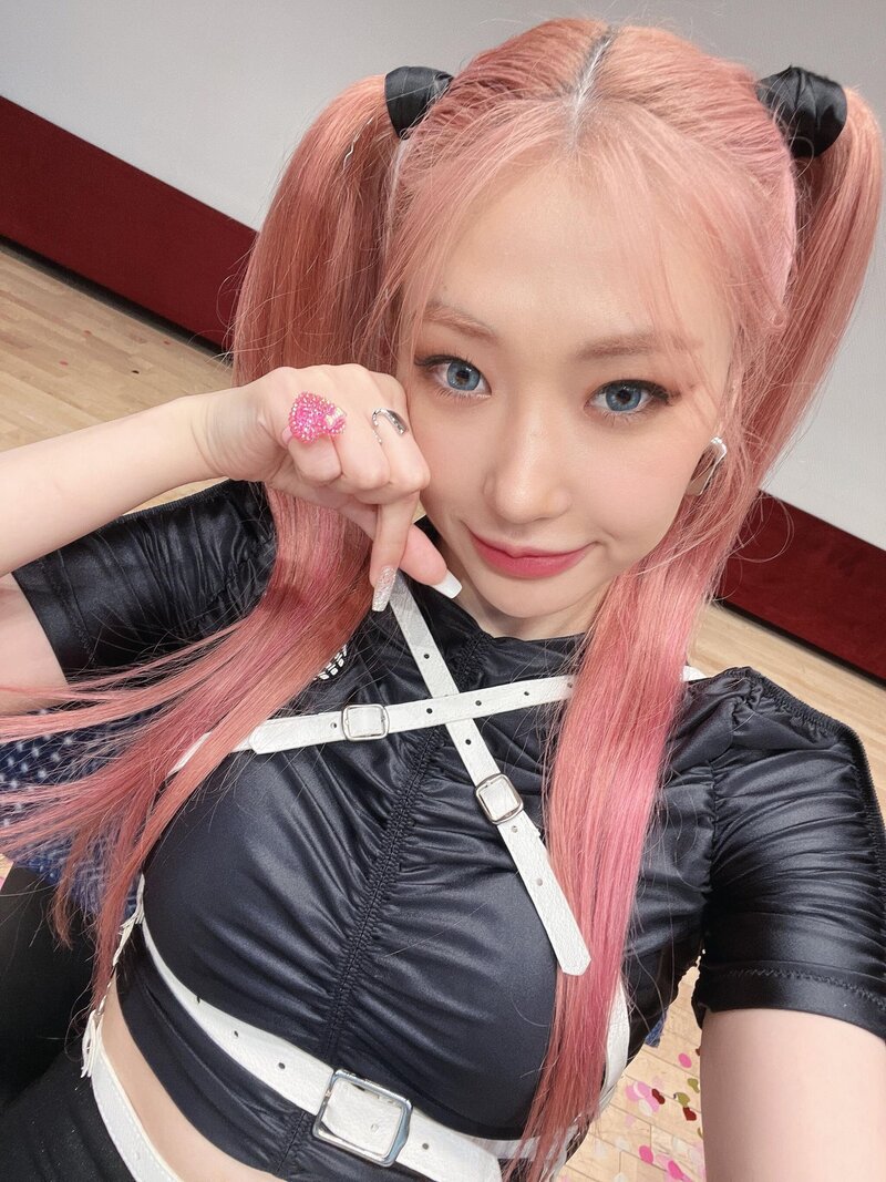 220611 SECRET NUMBER Weverse Update - Jinny documents 1