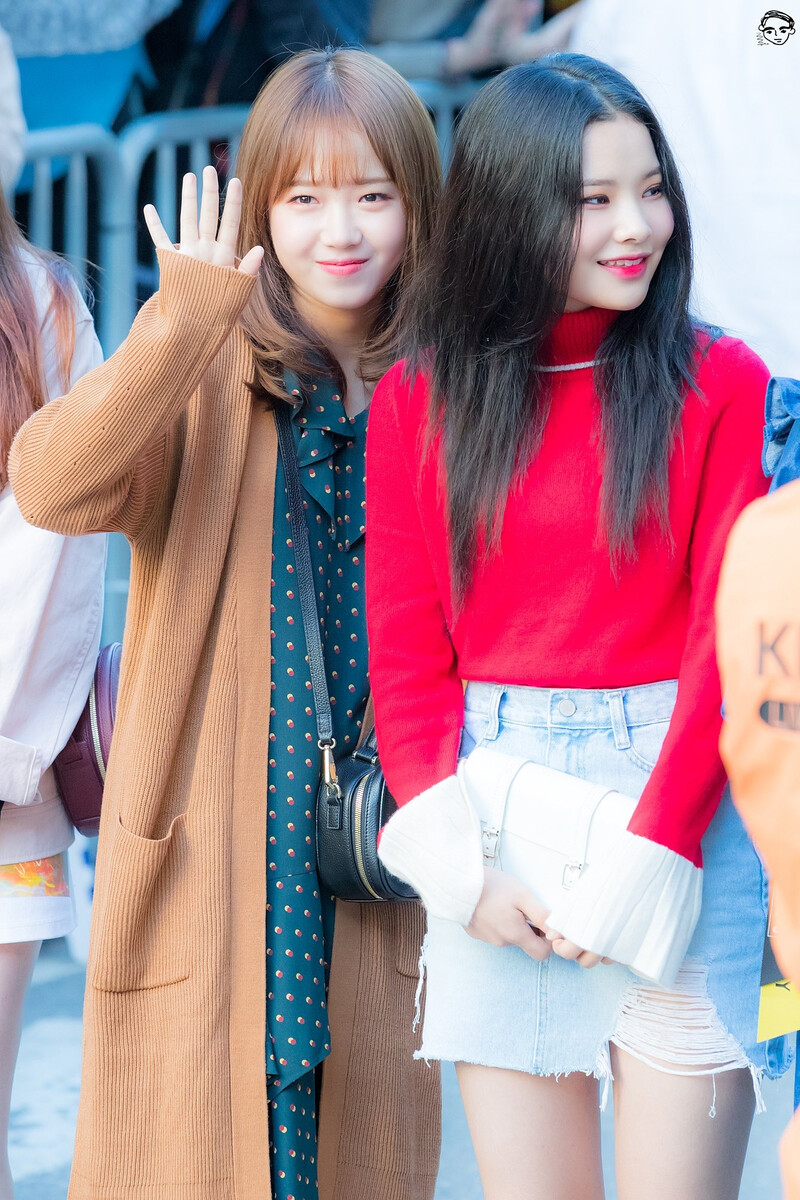 170929 Weki Meki at Music Bank documents 1