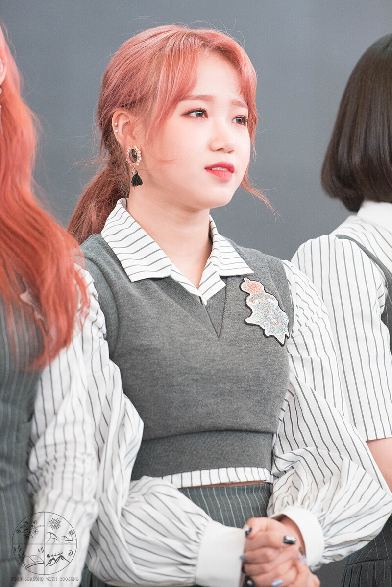 180225 Weki Meki Yoojung at Goyang 'Lucky.' Fansign documents 15