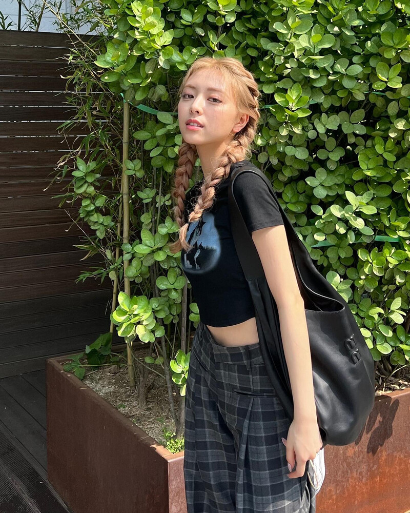 220719 ITZY Instagram Update - Yuna documents 5