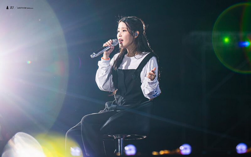 220917 IU - 'The Golden Hour' Concert documents 9