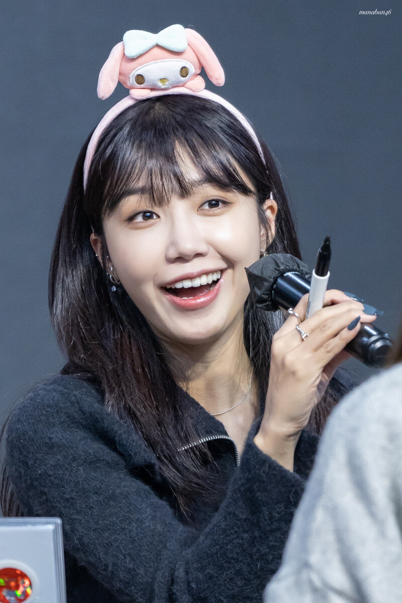 221112 Apink EUNJI at fansign event documents 15