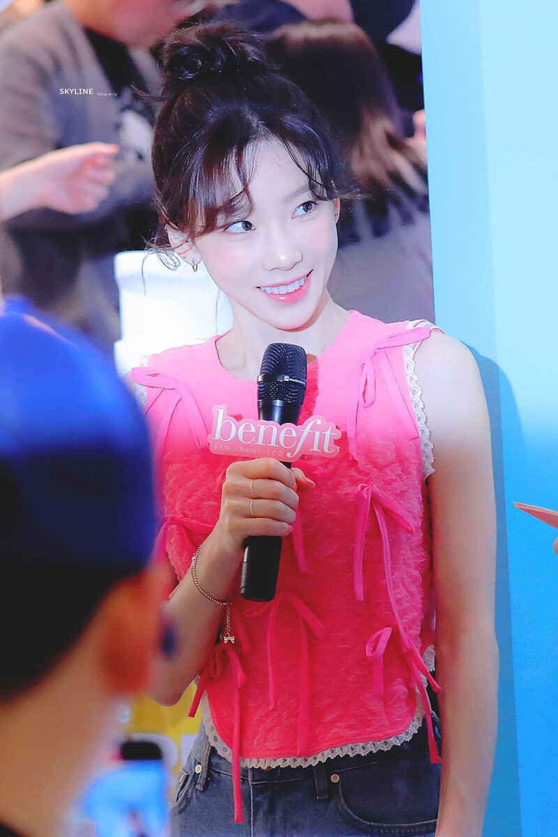 230330 Taeyeon - Benefit Pop-up Store Event documents 22