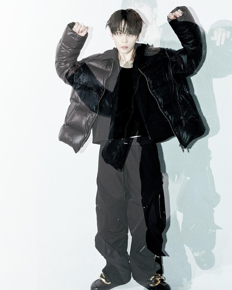 Yong Junhyung for MAPS Korea December 2022 issue documents 7
