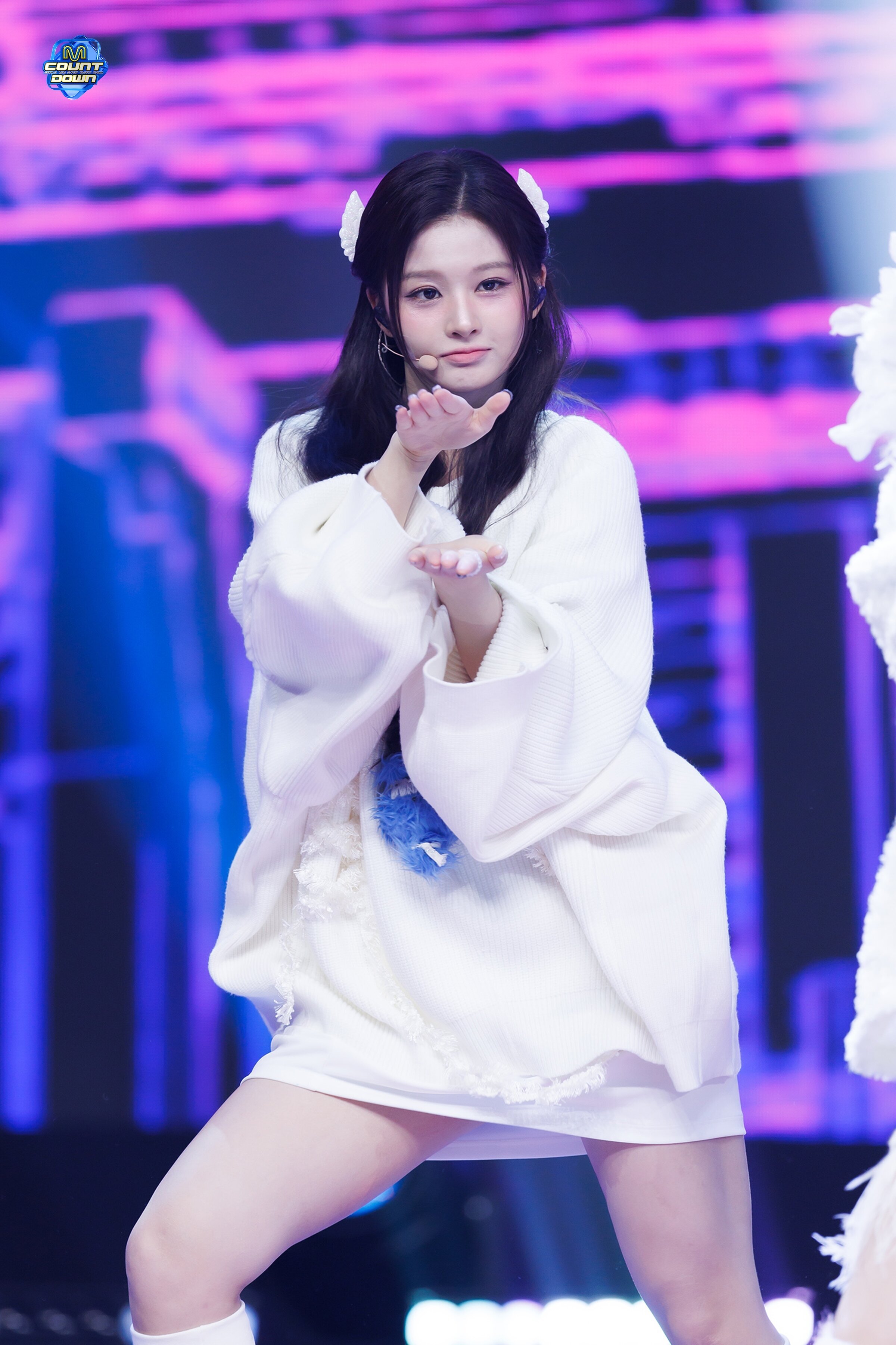 240208 NMIXX Sullyoon - 'DASH' at M Countdown | kpopping