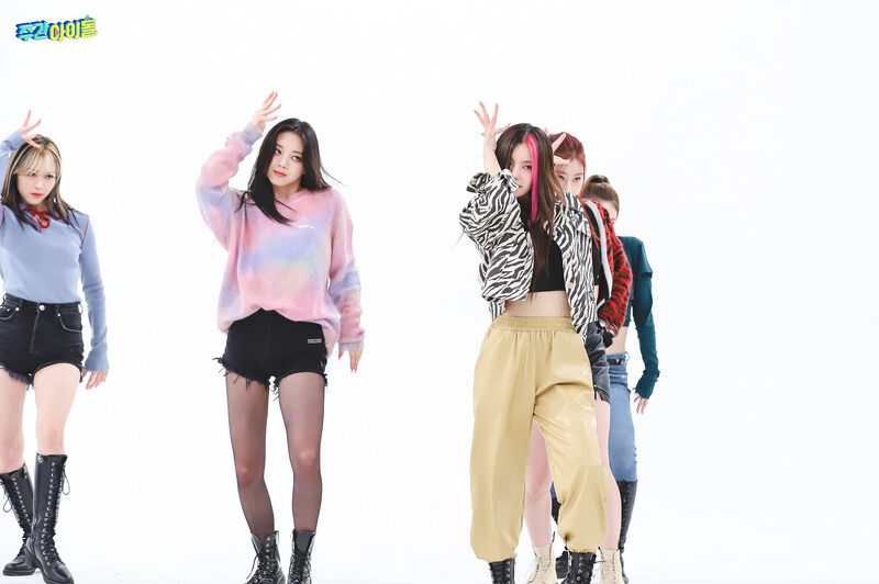 210929 MBC Naver Post - ITZY at Weekly Idol documents 1