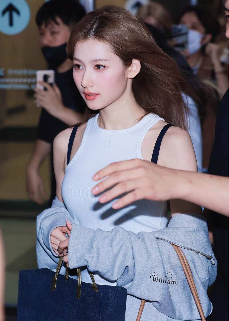 240722 TWICE Sana - GMP Airport documents 6