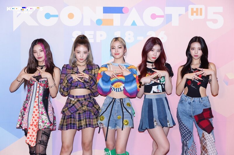 210926 KCON Twitter Update - ITZY at KCON:TACT HI 5 documents 1