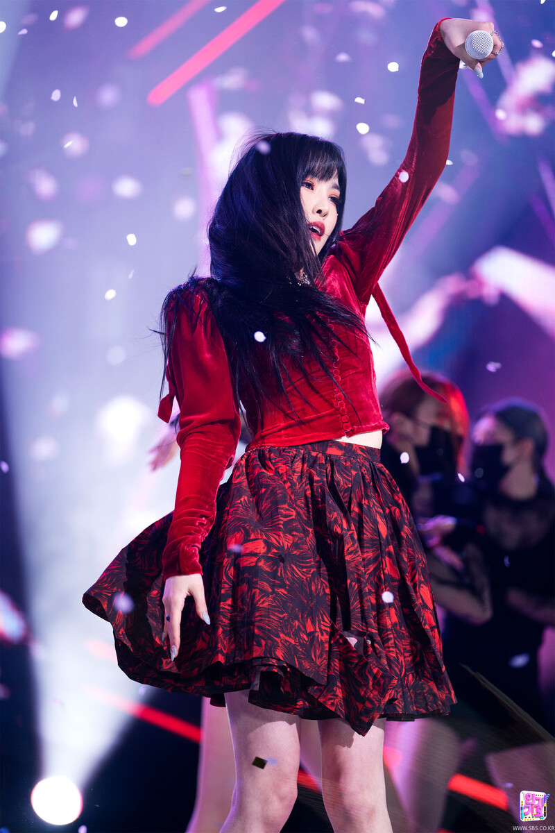 220123 YUJU - 'Play' at Inkigayo documents 6