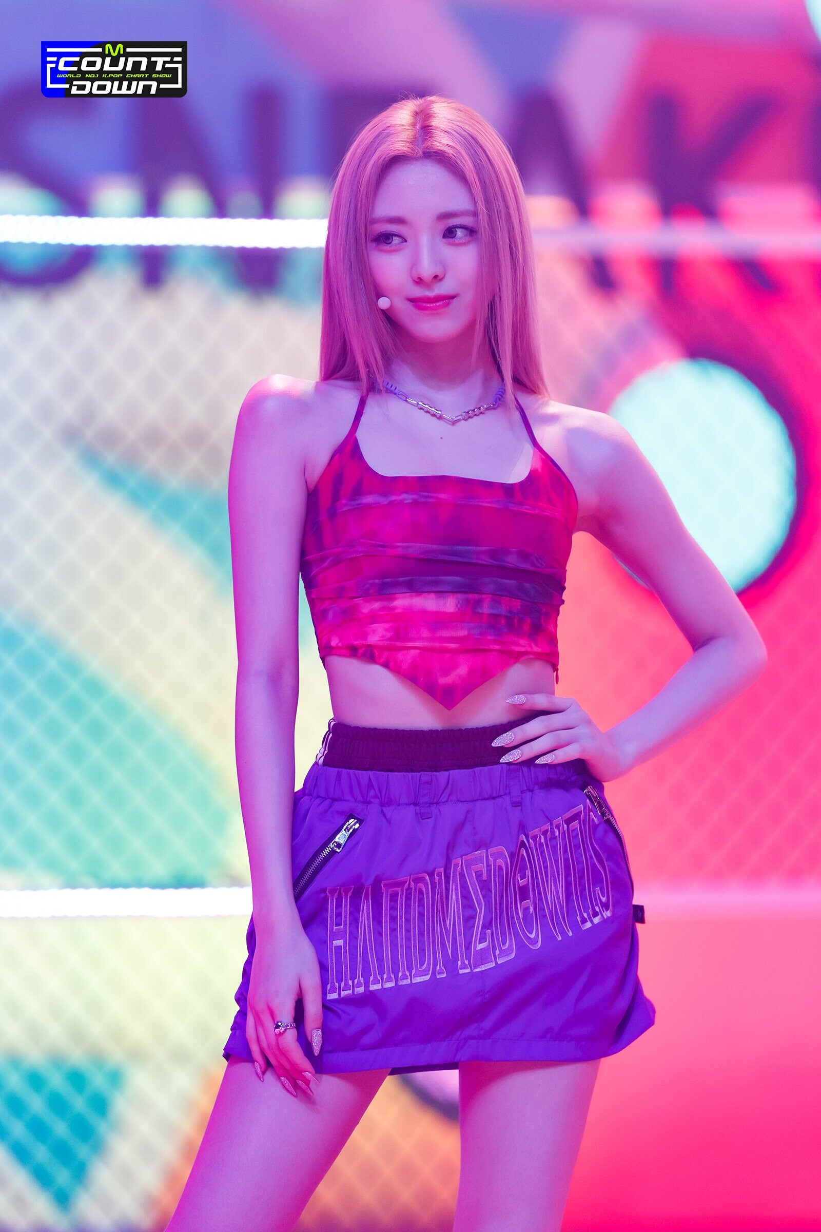 220721 ITZY Yuna - 'SNEAKERS' at M Countdown | kpopping