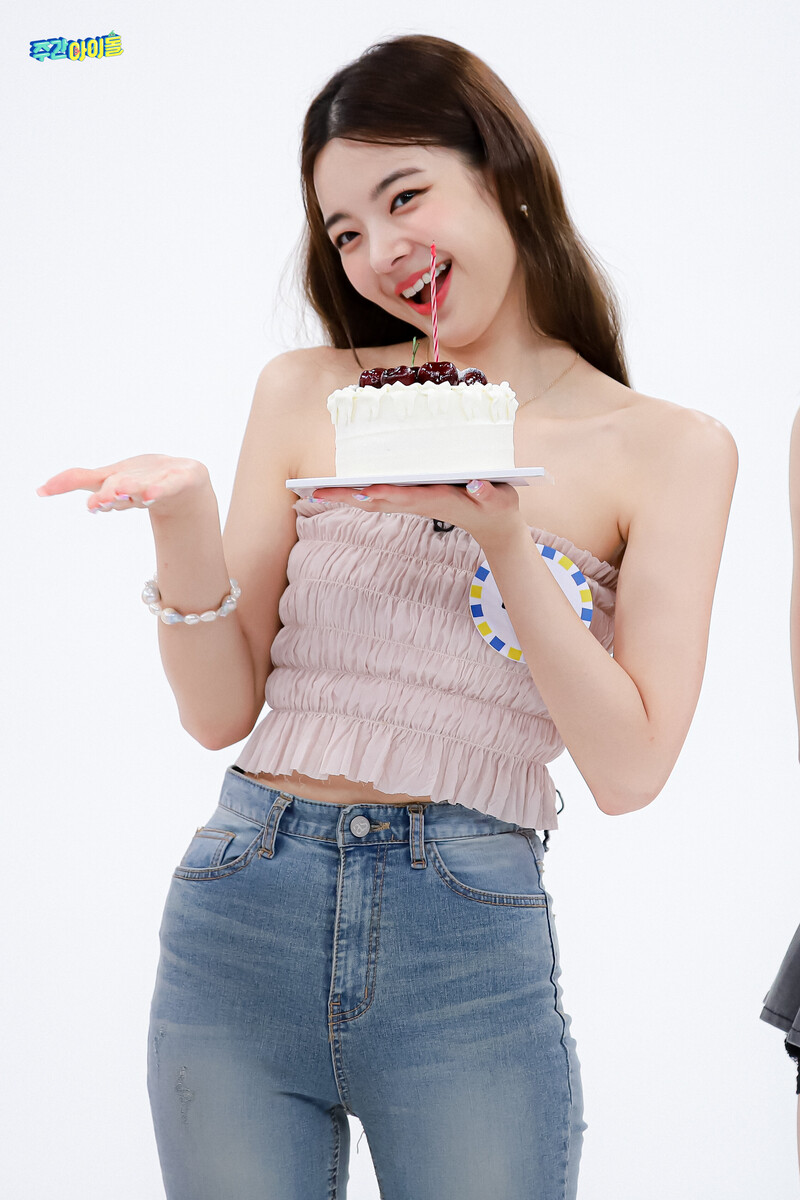 220720 MBC Naver - ITZY at Weekly Idol documents 8