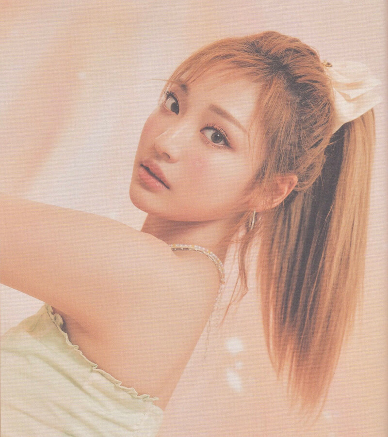 aespa 2022 Season's Greetings (scans) | kpopping