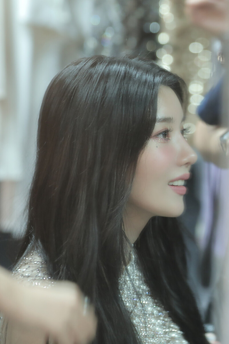 210824 Kwon Eunbi 'Door' MV Shoot by Melon documents 11