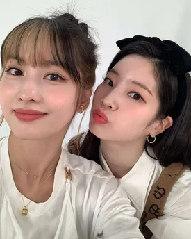 210818 TWICE Instagram Update - Dahyun & Momo