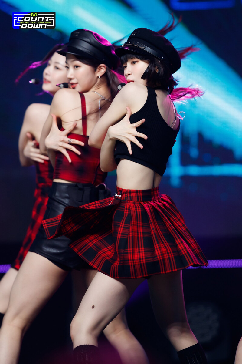 220526 LE SSERAFIM - 'FEARLESS' at M Countdown documents 15