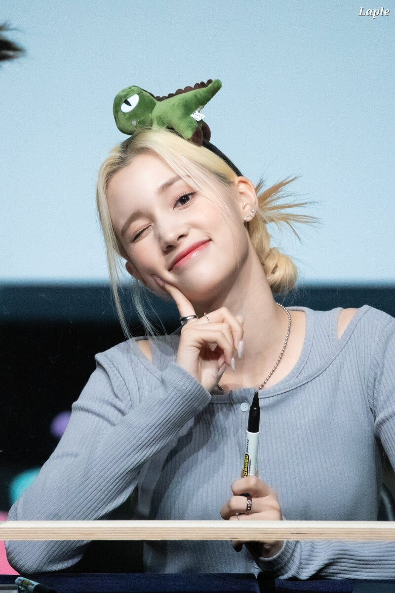 220725 Kep1er Bahiyyih - Apple Music Fansign documents 2