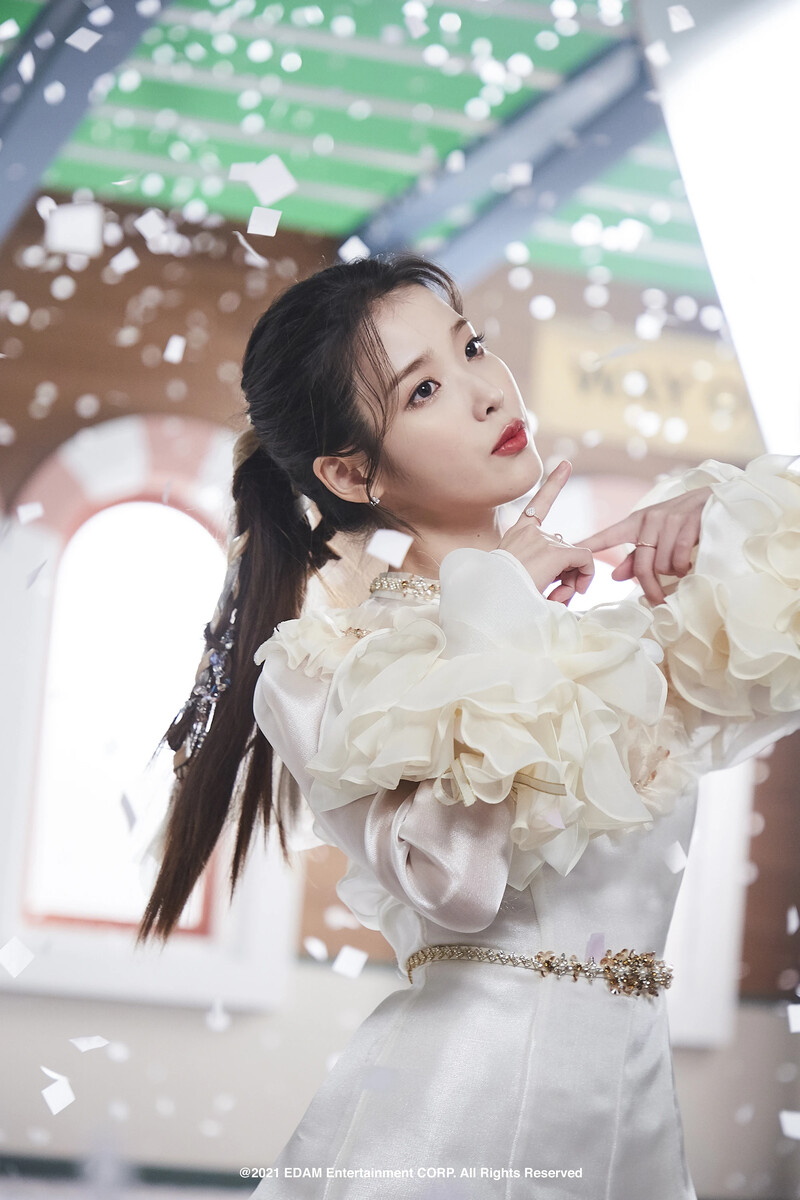 210326 Edam Naver Post - IU 'LILAC' Music Video Behind documents 21