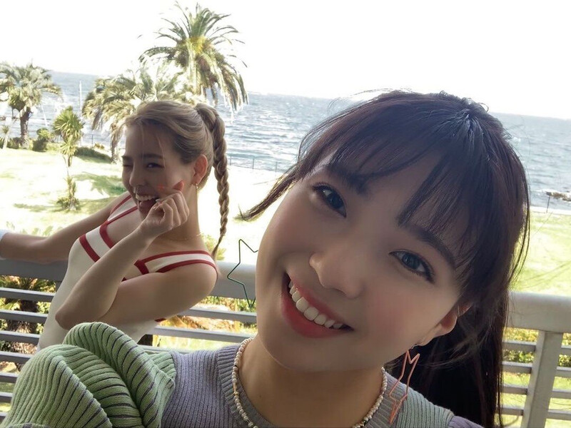 210724 - NiziU Instagram Update: Mako & Mayuka documents 1