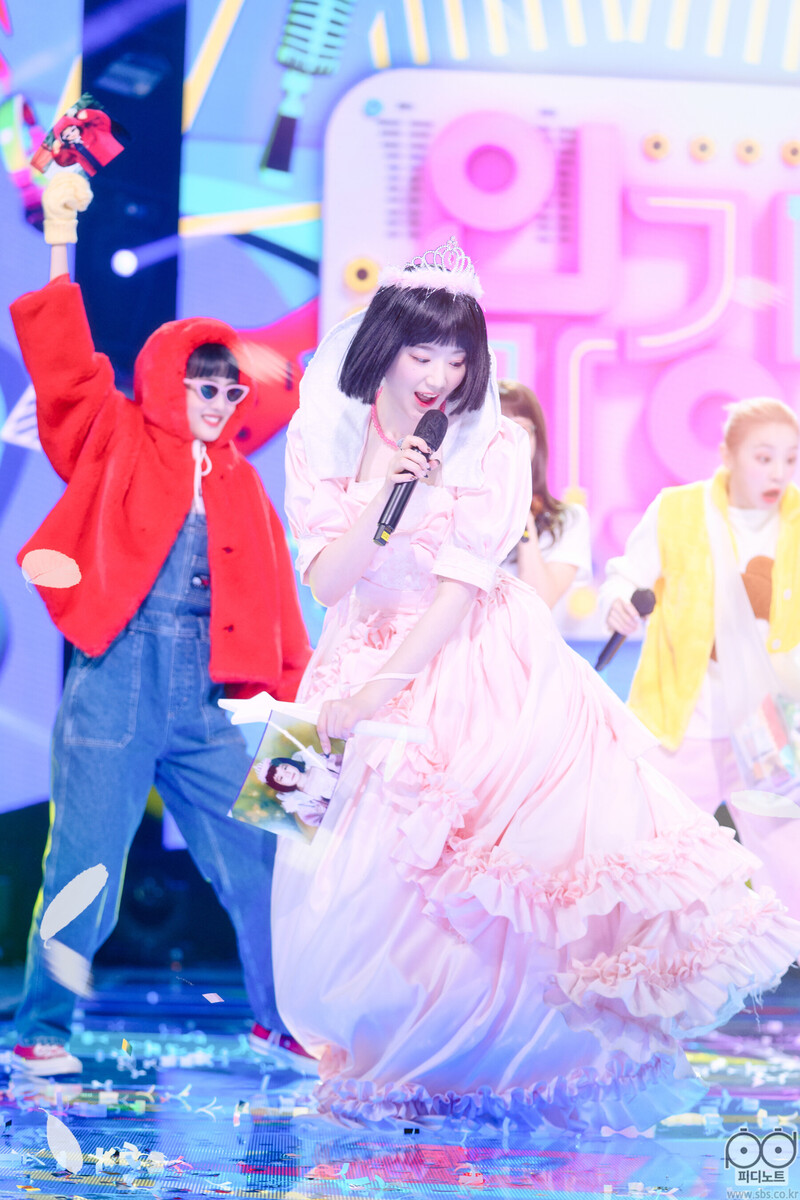 220403 (G)I-DLE Shuhua - 'TOMBOY' at Inkigayo documents 2