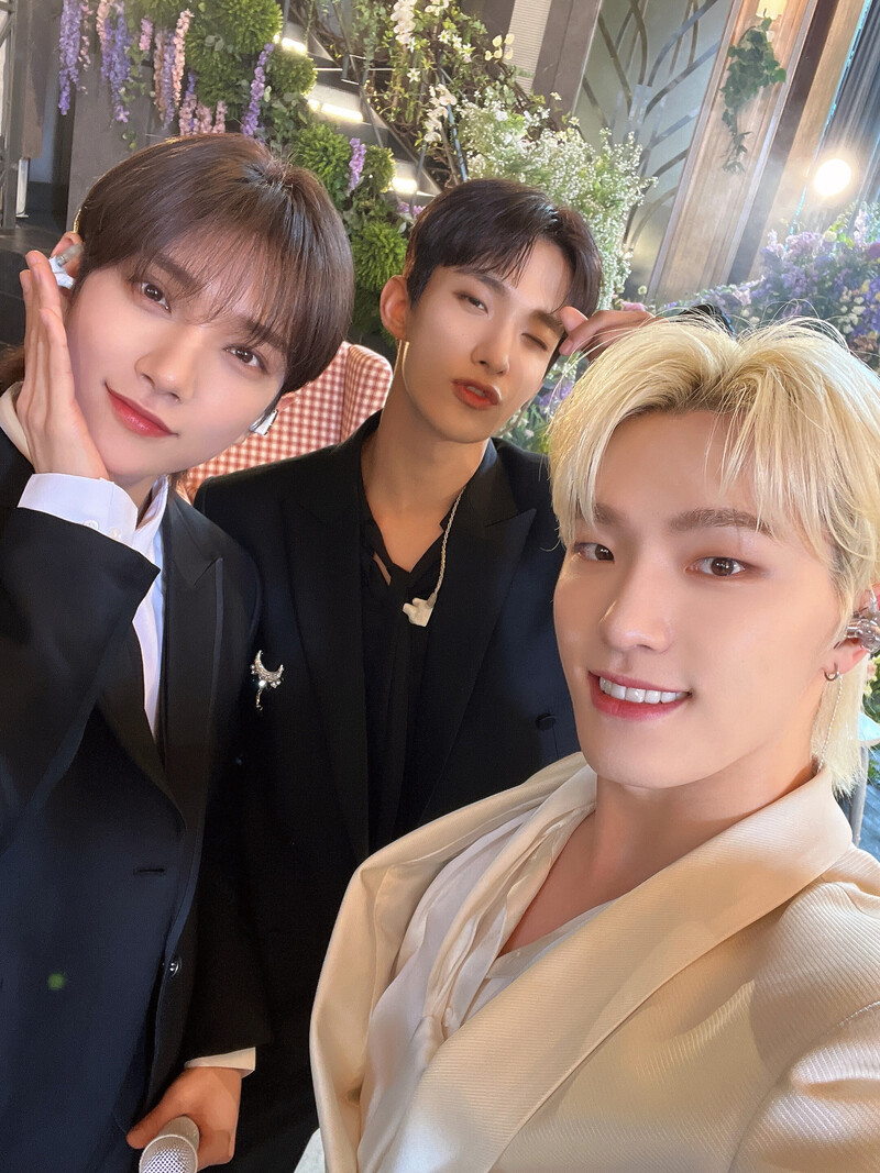 230526 SEVENTEEN Weverse Update - Joshua, Dino, DK documents 1