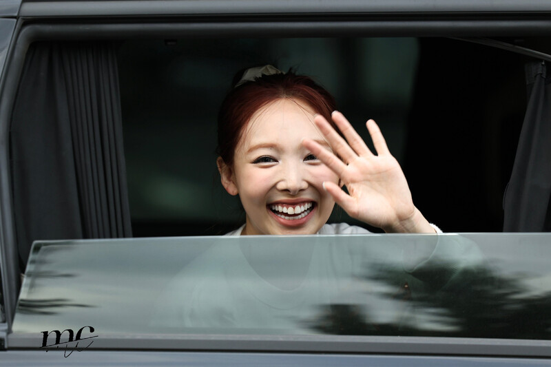 240614 TWICE Nayeon - Music Bank Commute documents 4