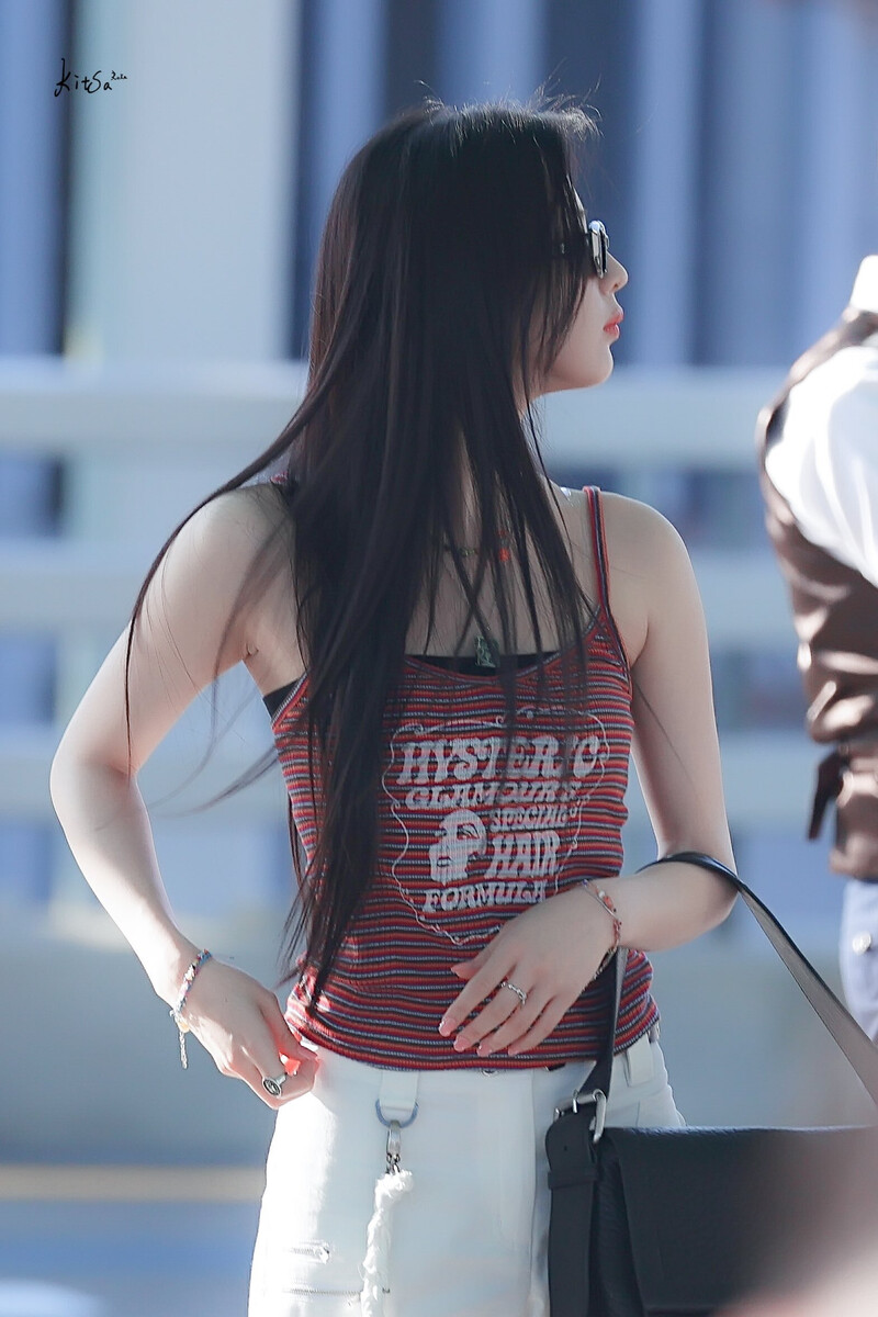 240626 BABYMONSTER Ruka at Incheon International Airport documents 2