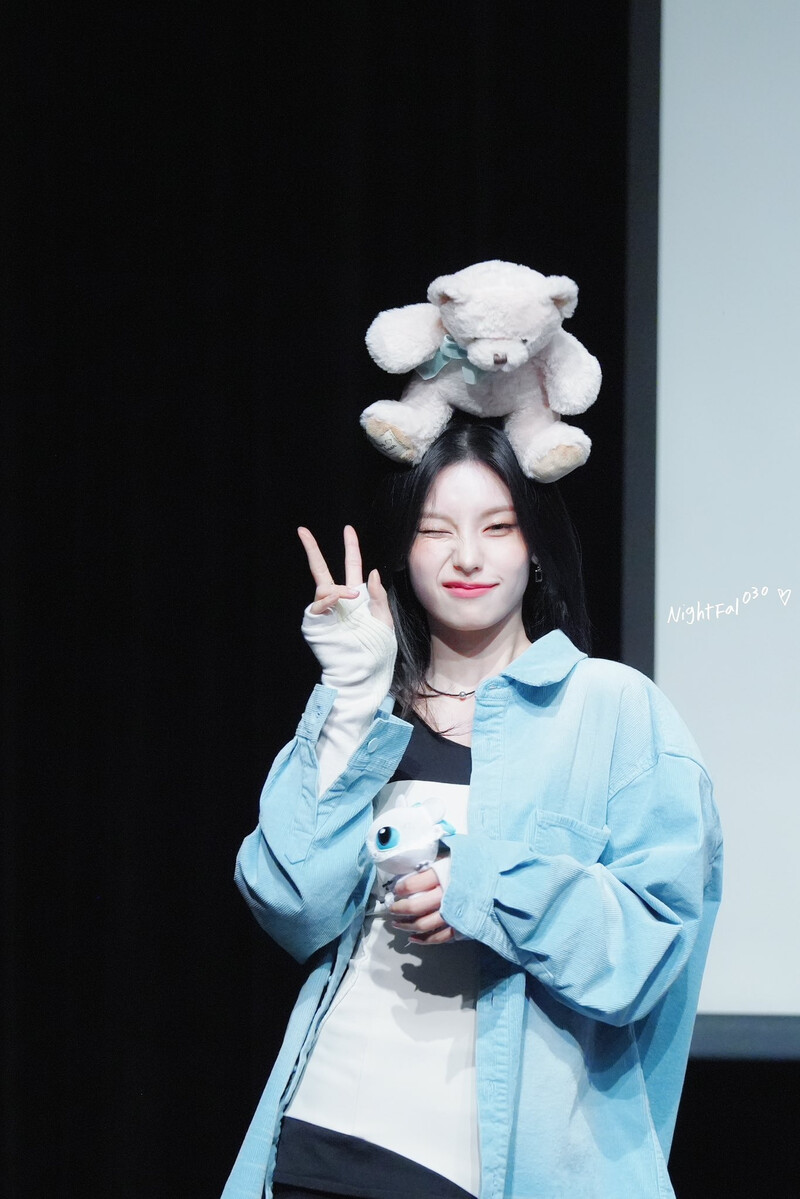 241108 ITZY Yeji - Makestar Fansign documents 1