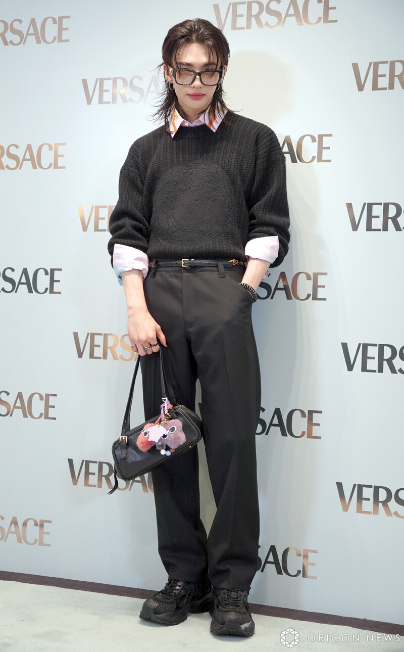 241118 HYUNJIN at Versace in Ginza documents 6