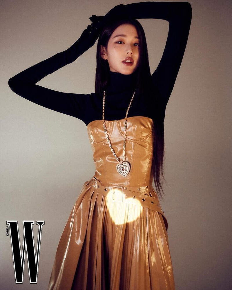 IVE Wonyoung for W Korea x Fred Jewelry documents 6