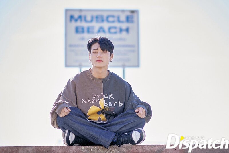 March 4, 2022 WOOYOUNG- 'ATEEZ IN LA' Photoshoot by DISPATCH documents 5