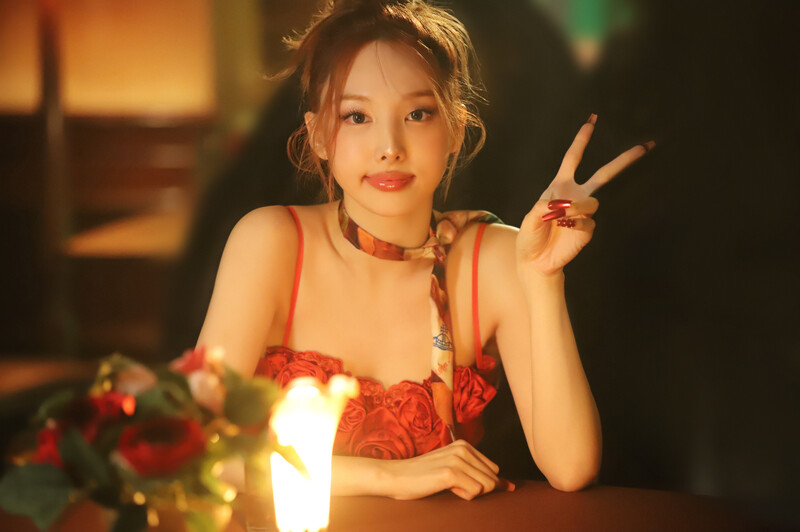 NAYEON 'ABCD' MV - Behind the Scenes documents 13