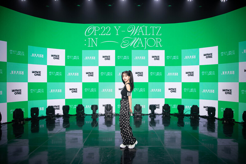 220602 Jo Yuri at "Op.22 Y-Waltz : in Major" Comeback Showcase documents 5