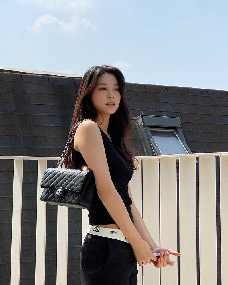 220721 Seolhyun Instagram Update documents 3