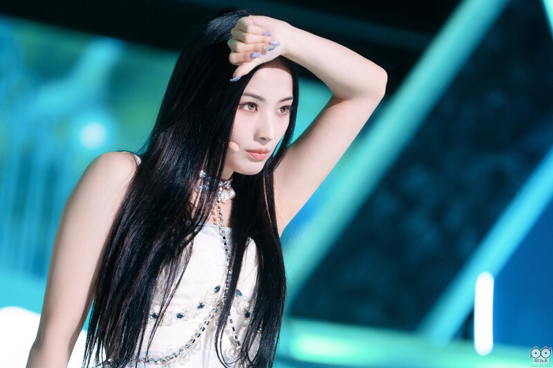 220925 NMIXX Jinni - 'DICE' at Inkigayo documents 4