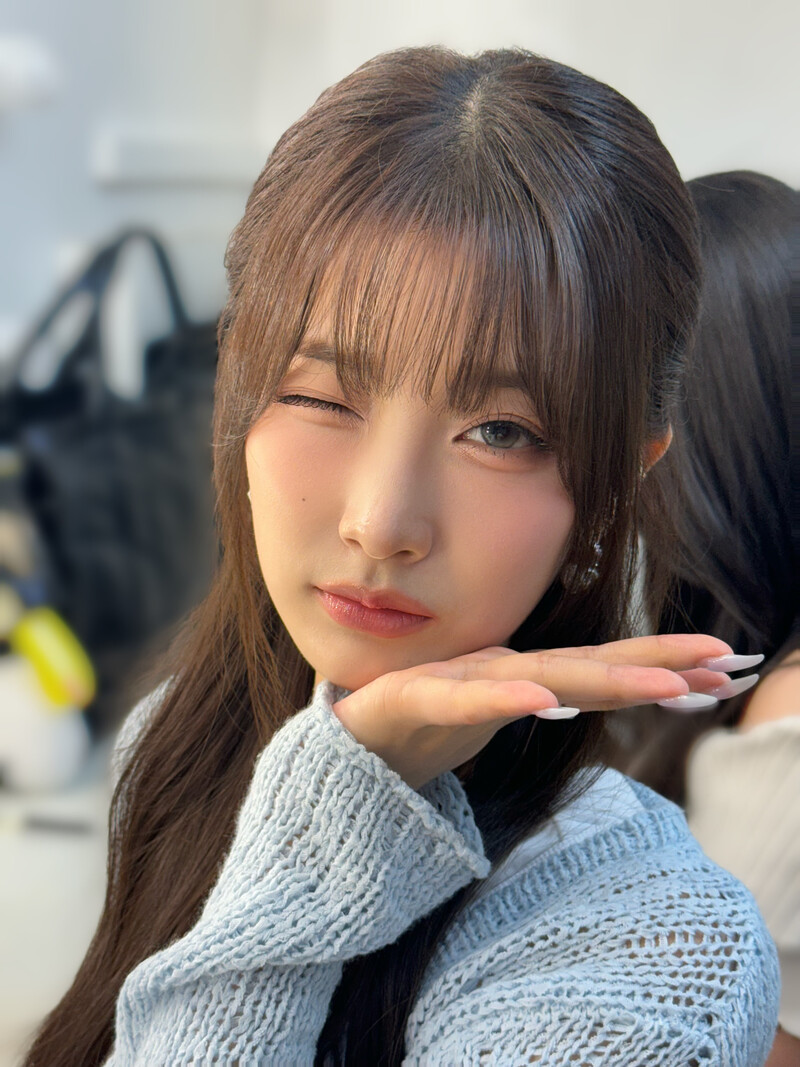 240819 WOOAH sns update with MINSEO documents 5