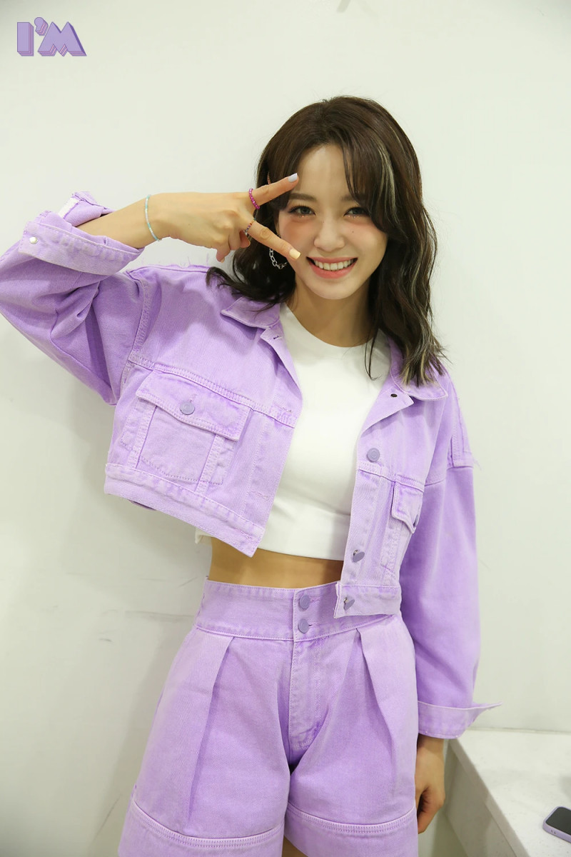 210430 Jellyfish Naver Post - Sejeong 'Warning' Music Show Behind documents 13