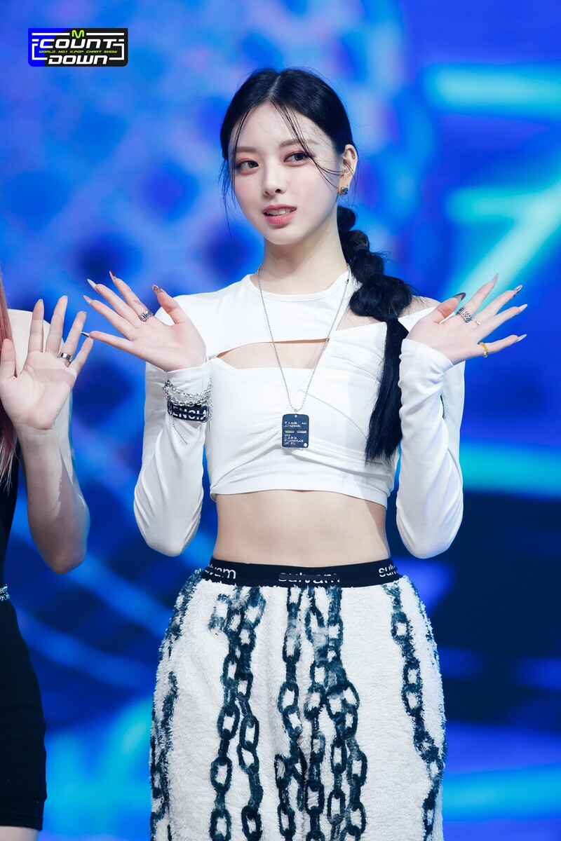 211014 ITZY - No. 1 Encore Stage at M Countdown documents 27