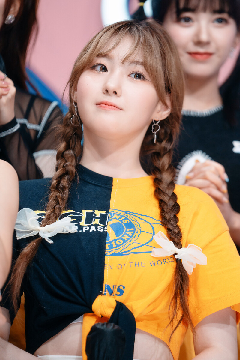 220703 Kep1er Chaehyun 'Up!' at Inkigayo documents 17