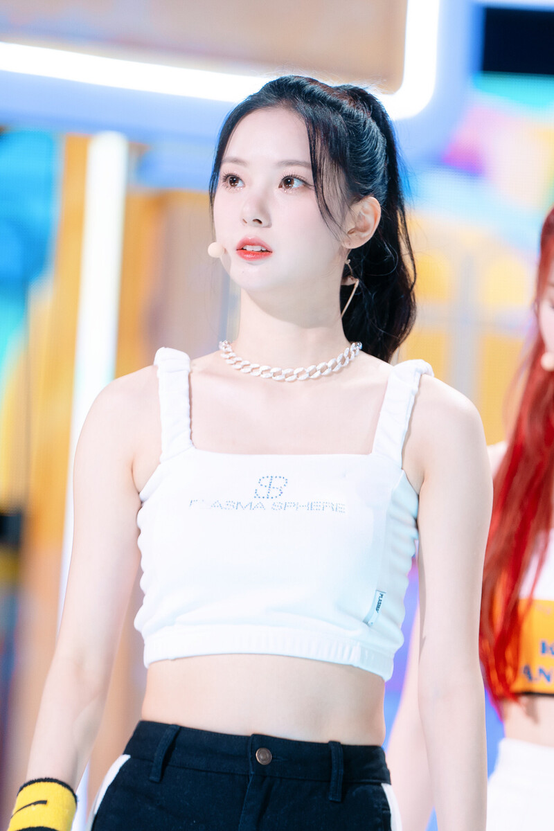 220703 Kep1er Yujin 'Up!' at Inkigayo documents 15