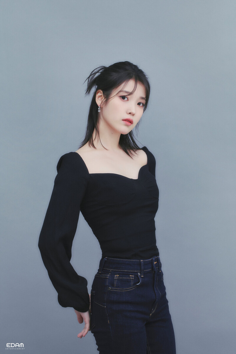 230424 IU 'Dream' Interview Photoshoot documents 6